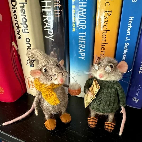 WhiskerWool™ – Handgefertigte, nadelfilzte Maus