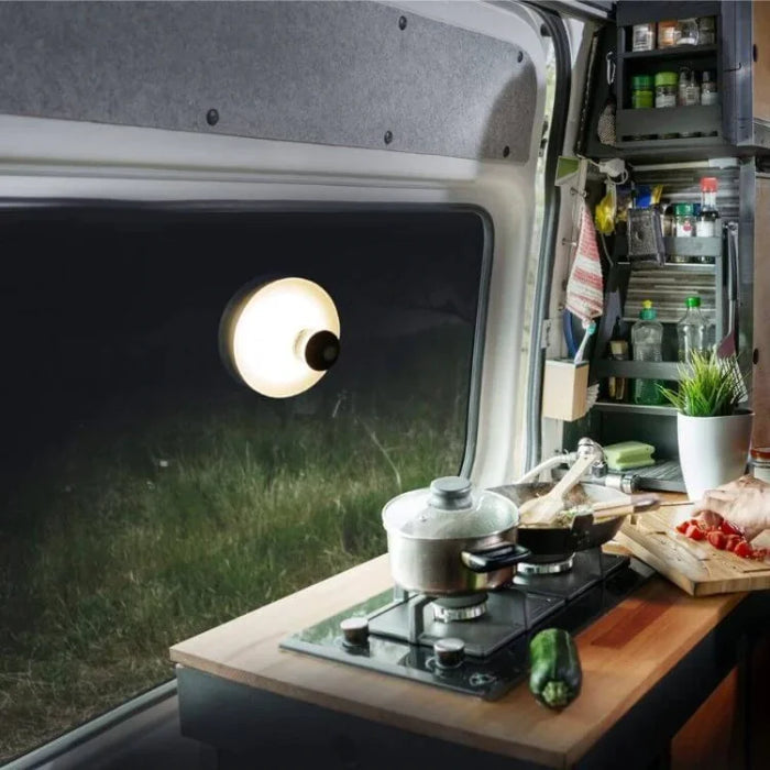 Tragbare LED-Lampe CLINGO | Mit Saugnapf & USB-Aufladung | Stufenlos dimmbar | 12 cm Ø