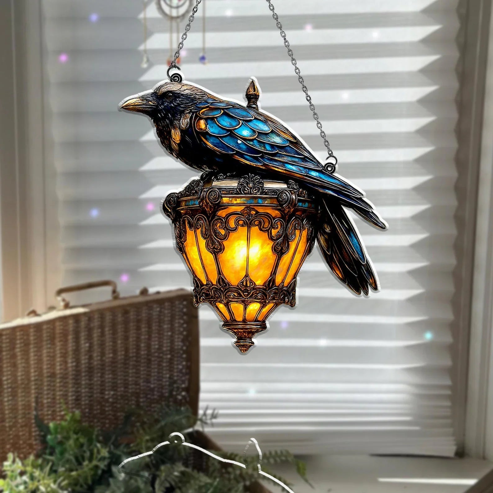 ShadowRaven – Verzaubertes Licht erfüllt von Mystik!