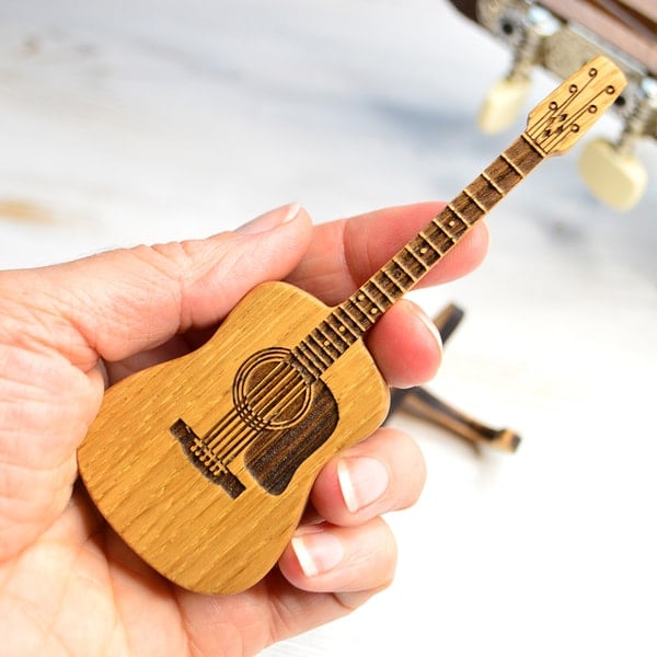 GuitarHolder - Gitarrenplektrenhalter +3 Gratis Plektren