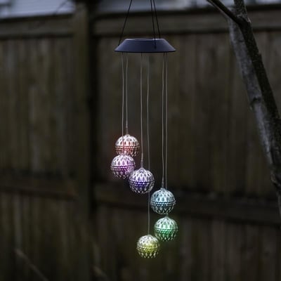 LumiBreeze - Verwandeln Sie Ihren Garten mit farbenfrohem Lichtspiel