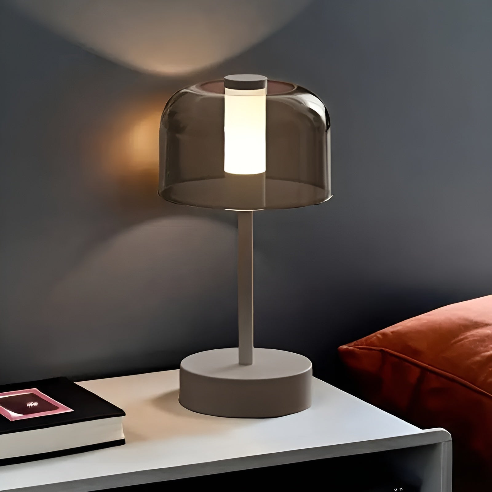 LumiRetro Tischlampe | Vintage-Design | USB-Wiederaufladbar & Dimmbar | Augenfreundliche LED