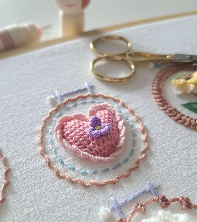 BloomHem – Ruhe, Eleganz und Stolz in jedem Stich verwoben