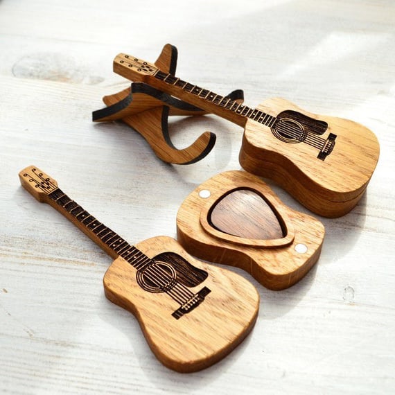 GuitarHolder - Gitarrenplektrenhalter +3 Gratis Plektren