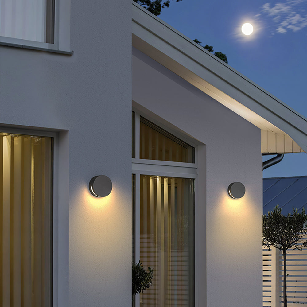 Runde Außenwandleuchte VARELUX | Glas & Metall | IP65 Wasserdicht | Warmes Licht Ø12 cm