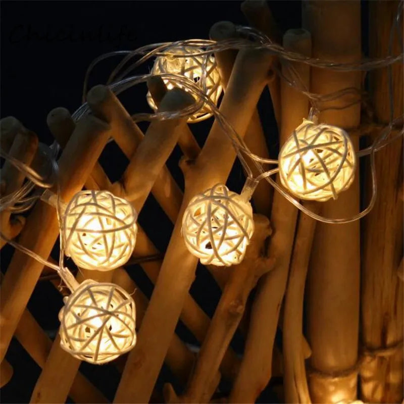 LumiRatta LED Lichterkette | 1,2 m Rattan Kugellichter mit 10 LEDs | Warmweiß / Weiß / Bunt | Batteriebetrieben | Deko für Weihnachten, Hochzeit & Party