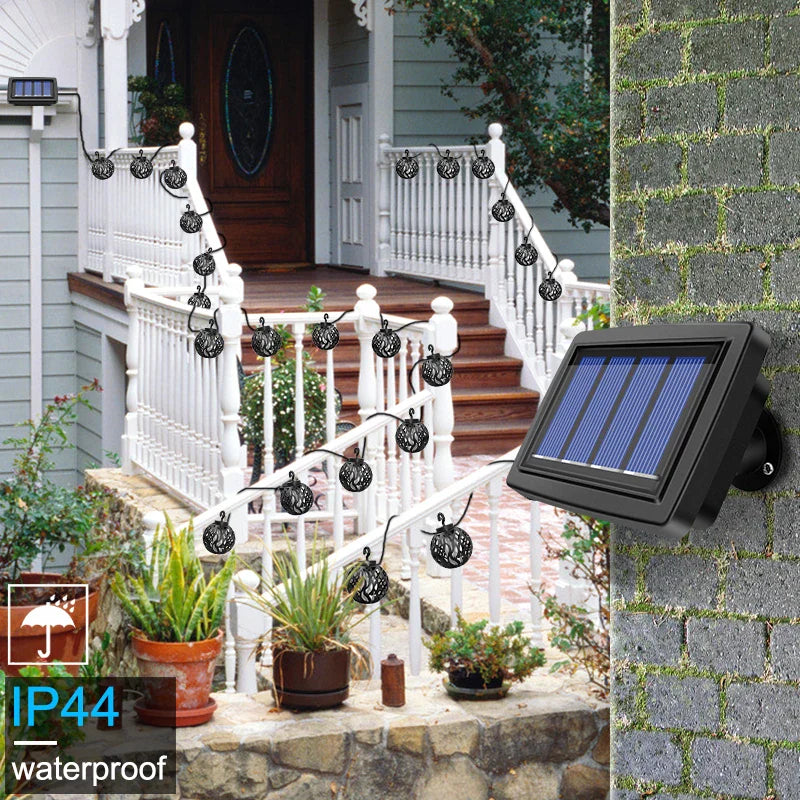 Flamara Solar Lichterkette mit Flammen-Effekt | 8 LED-Laternen | IP44 Wasserdicht | Für Garten, Terrasse & Balkon