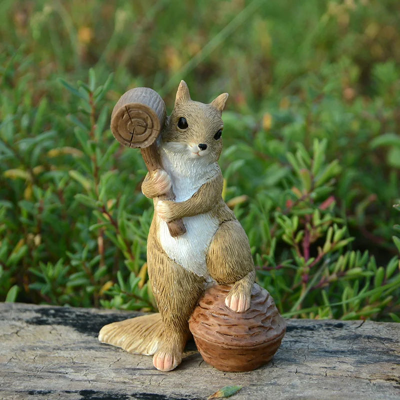NutCharm – Das Deko-Eichhörnchen mit Herz!