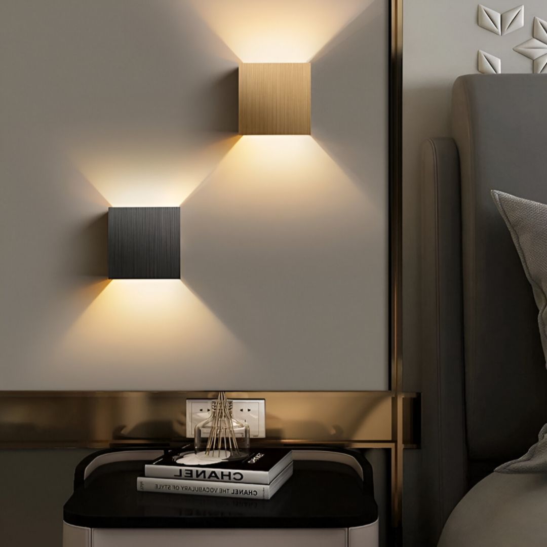 LED-Wandleuchte NORDIVIA | USB & Kabelbetrieb | Doppelte Lichtfarbe | Aluminium & Acryl | 10x10x5 cm