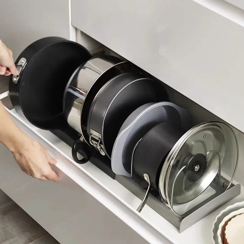 Kitchvara Topfdeckelhalter | Ausziehbares Regal mit 7 Trennwänden | Edelstahl & Kunststoff | Für Schrank & Arbeitsfläche