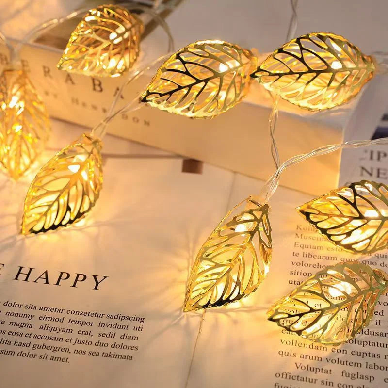 LED-Lichterkette GlowLeaf | 10/20 LEDs | Warmweiß oder Bunt | Mit Blättergirlande | Batteriebetrieben & Wasserdicht | Für Deko, Hochzeit & Feste