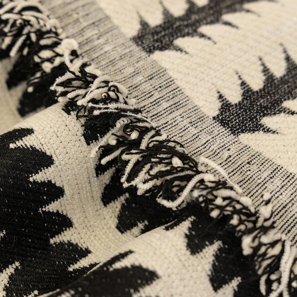Chenille Sofa-Decke NordicTassel | Mit Fransen | Allround-Wohn- & Kuscheldecke | Für alle Jahreszeiten