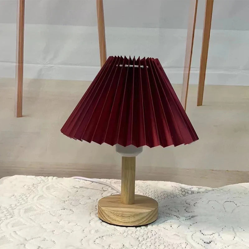 Nordic Pleat Tischlampe | Faltbares Design & Stoffschirm | USB/220V | 5W