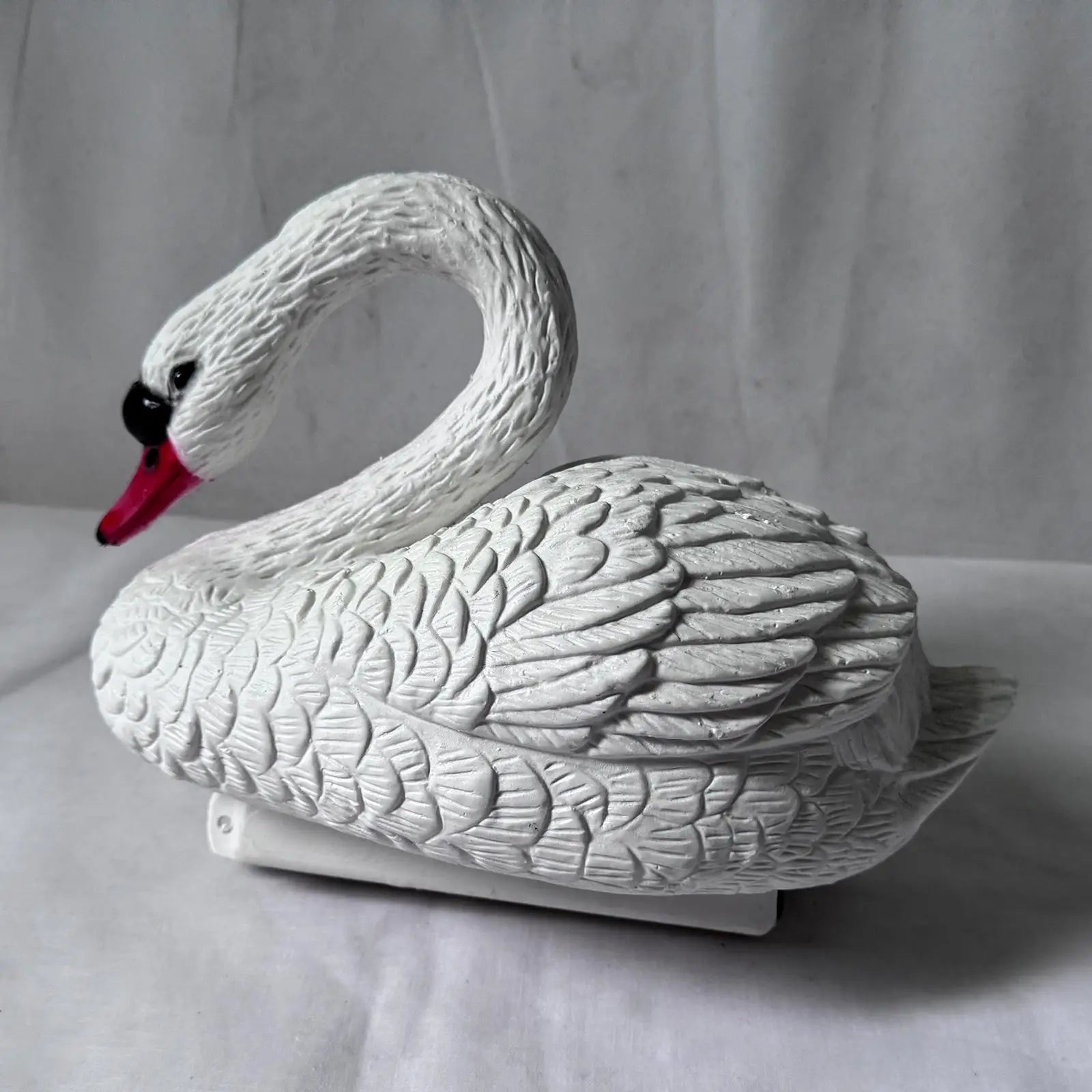 AquaGrace Schwimmender Schwan | Realistische Teichdekoration | Wasserdicht & Langlebig | 30 cm