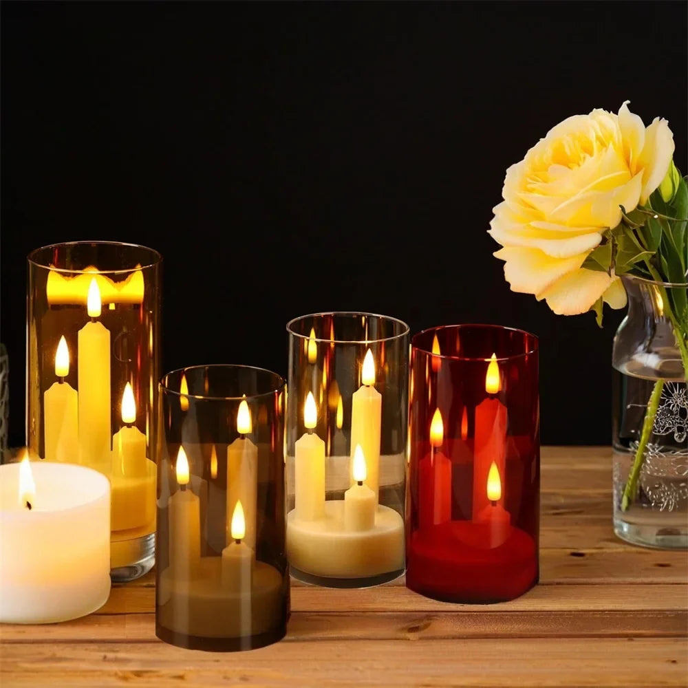 LumoAura LED Kerze mit 3 Dochten | Flackernde Flammenoptik im Glas | Batteriebetriebene, Flammenlose Kerze | Sicher & Realistisch | Warmweißes Licht