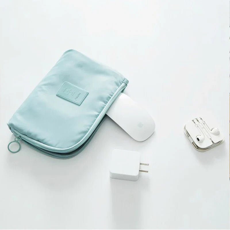 TechTasche Kabeltasche Wasserdicht | Elektronik-Organizer für Reisen | Kompakt & Robust | Nylon 23x15cm
