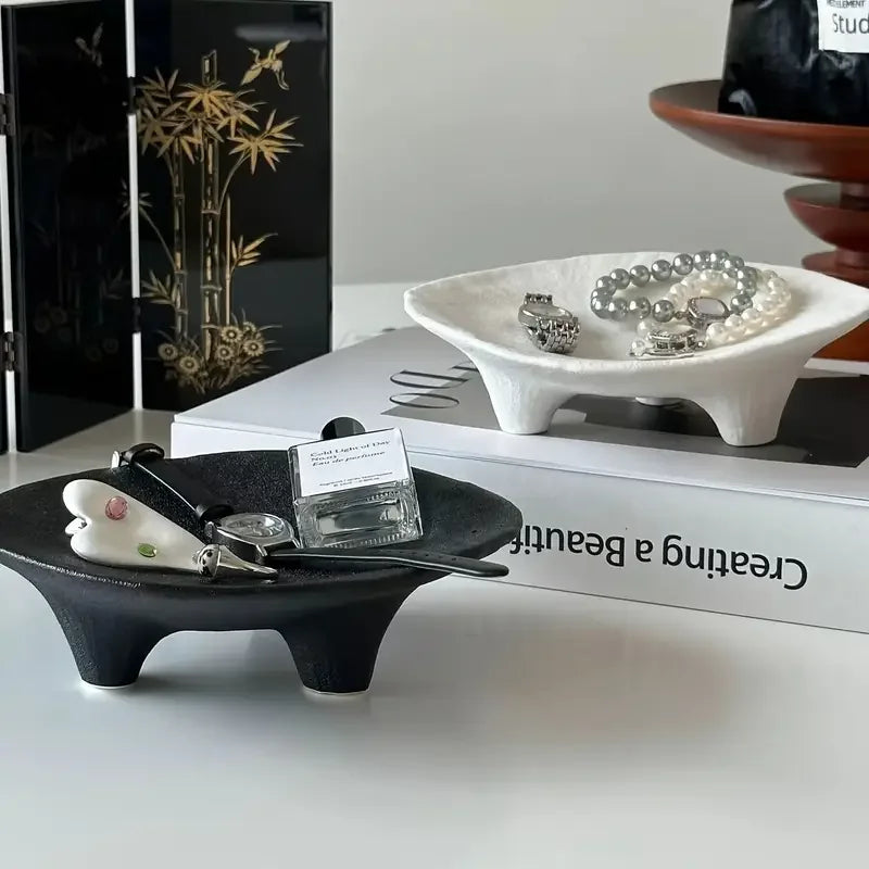 Trivora Schmuckschale | Schmuckschale Keramik | Oval mit 3-Bein-Design | Kreativ & Multifunktional | Für Schmuck & Accessoires