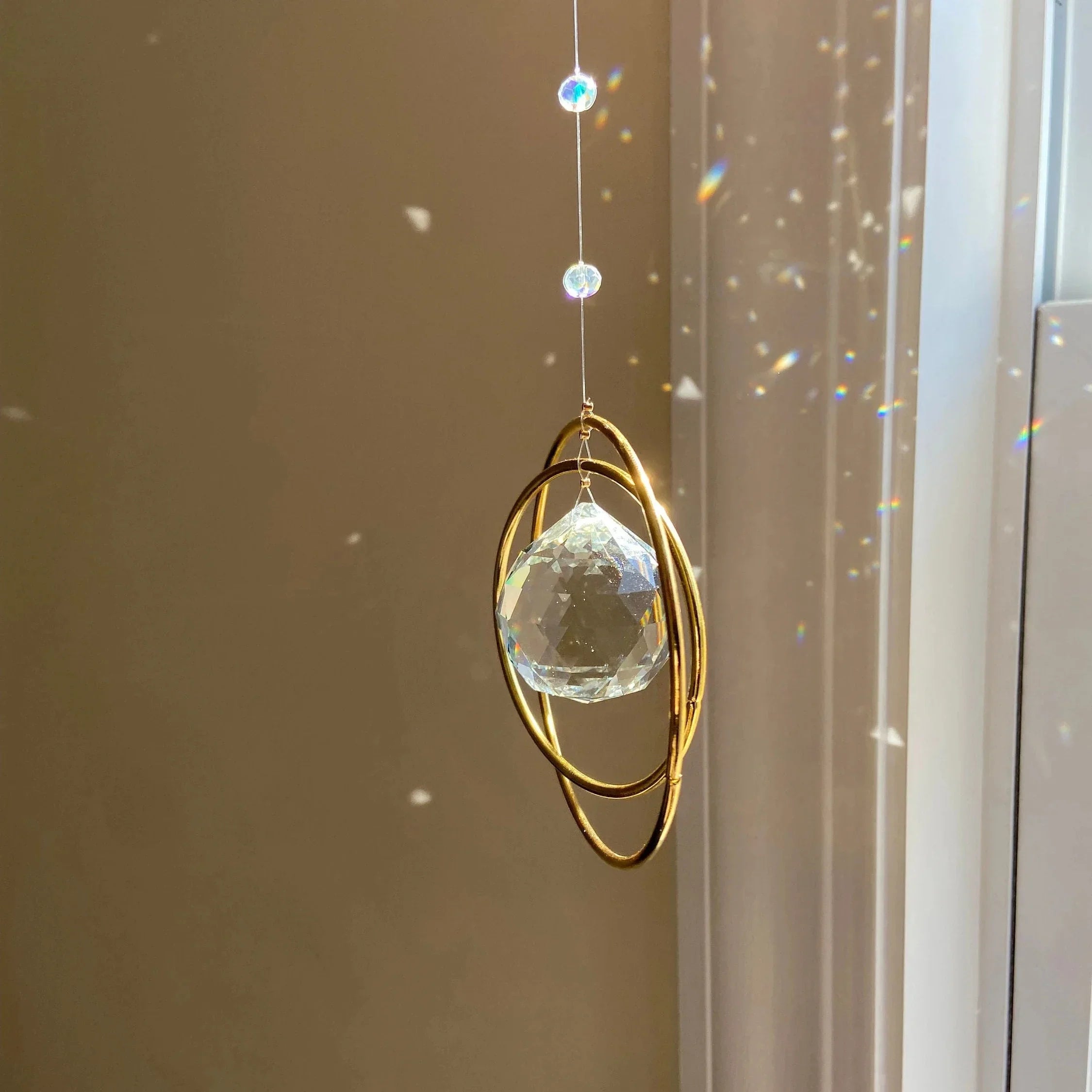 Sonnenfänger LumiAmor | Kristall-Hänger mit Regenbogen-Effekt | Romantisches Geschenk mit Botschaft