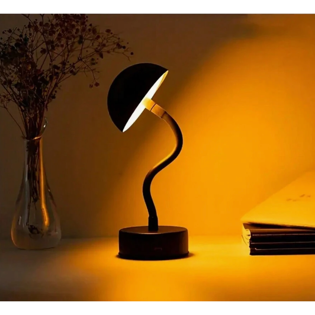 Lumorae Kabellose LED Tischlampe Pilzform | Dimmbar & Touch-Bedienung | Wiederaufladbar | Schwarz | Ø 13 cm | Eisen