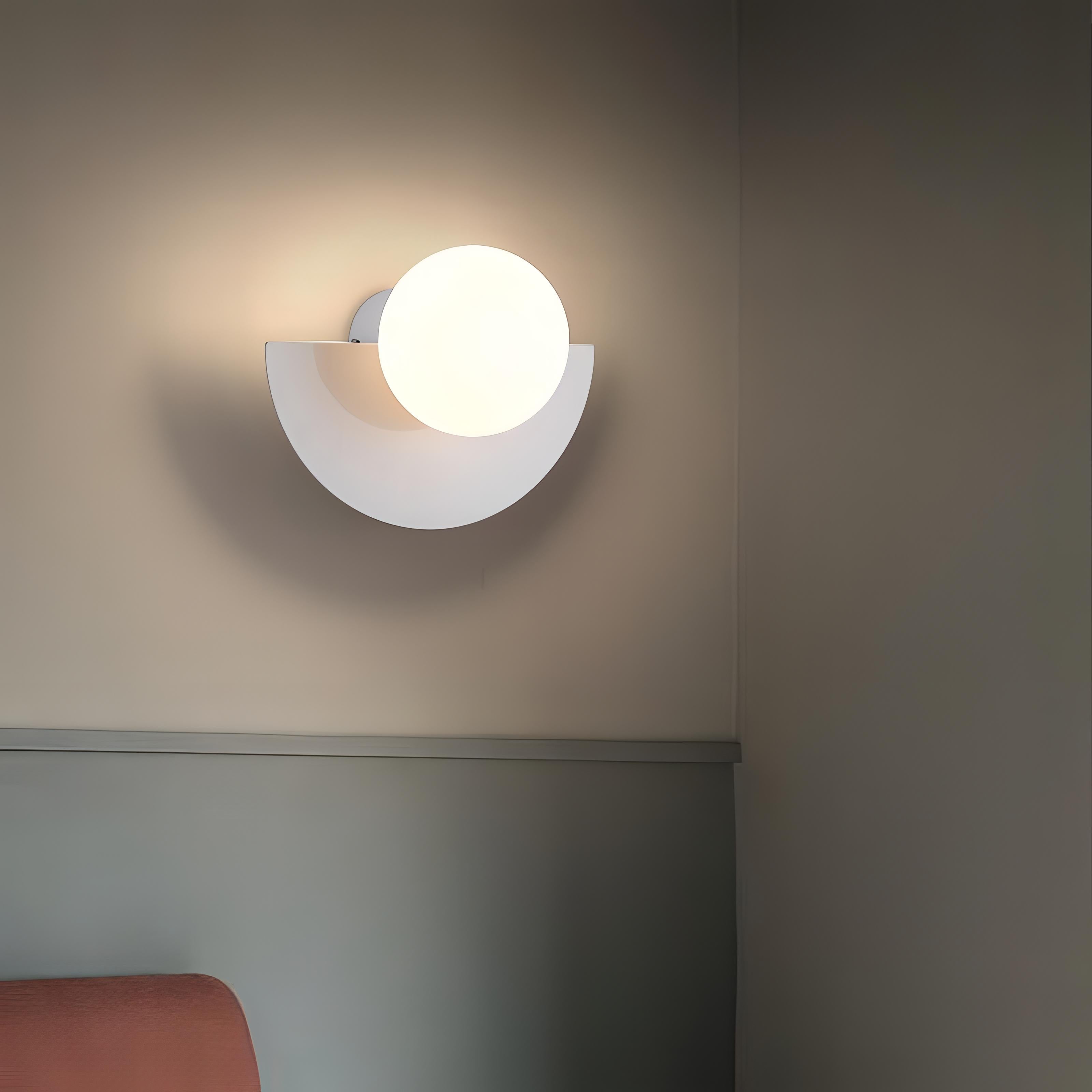 NordLume Wandlampe | Skandinavisches Design | LED-Beleuchtung | Halbkreisform Metall 25×15 cm