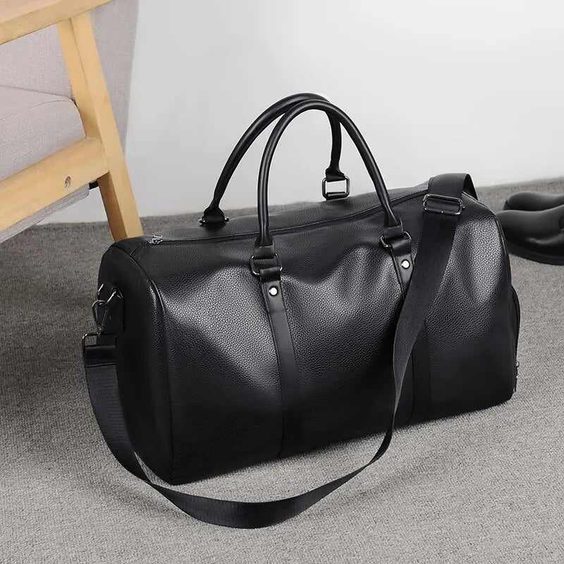 Reisetasche Ravemo Roadster | Retro-Sporttasche aus wasserfestem PU | 44×33×21 cm | Für Kurztrips, Training & Motorrad