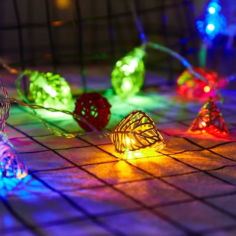LED-Lichterkette GlowLeaf | 10/20 LEDs | Warmweiß oder Bunt | Mit Blättergirlande | Batteriebetrieben & Wasserdicht | Für Deko, Hochzeit & Feste