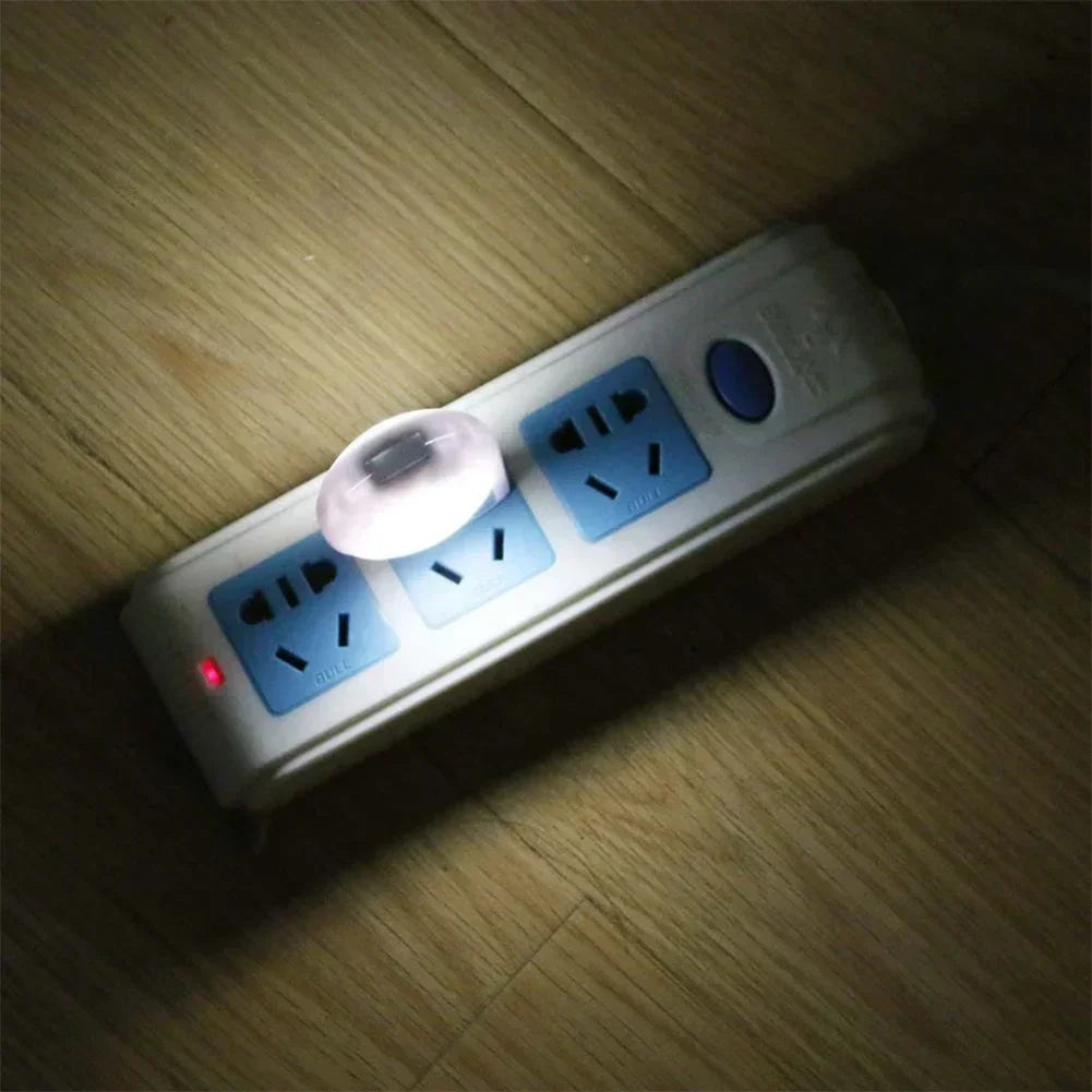 LumiShell Mini Nachtlicht | Mit Lichtsensor & EU-Stecker | Automatisches LED Wandleuchte | Weiches Warmlicht für Kinder- & Schlafzimmer