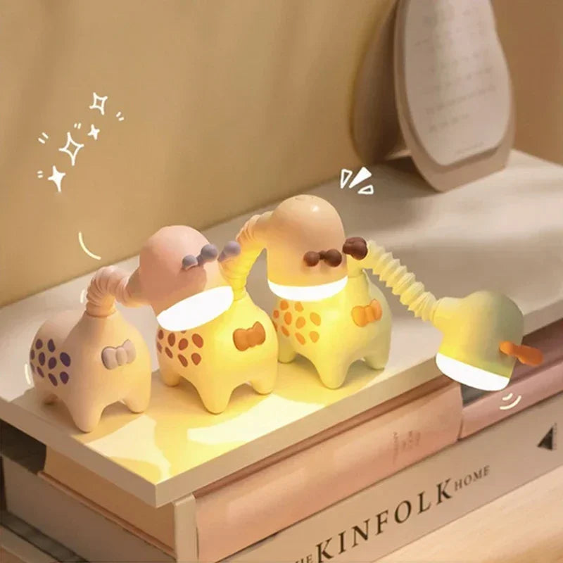 GiraLume LED Nachtlicht | Flexibel verstellbar | Süßes Giraffendesign | Warmweiß | 5,6 × 5,4 × 17 cm