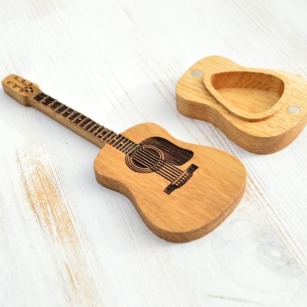 GuitarHolder - Gitarrenplektrenhalter +3 Gratis Plektren