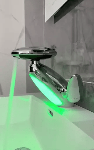 TechSplash – Eleganz, Leistung und Ambiente vereint in einem Wasserhahn