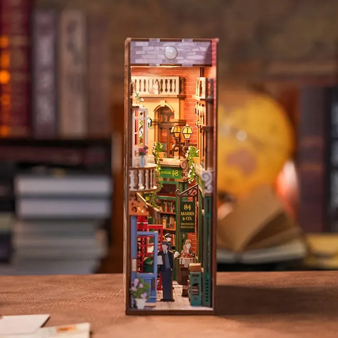 Book Nook - 84 Charing Cross Road