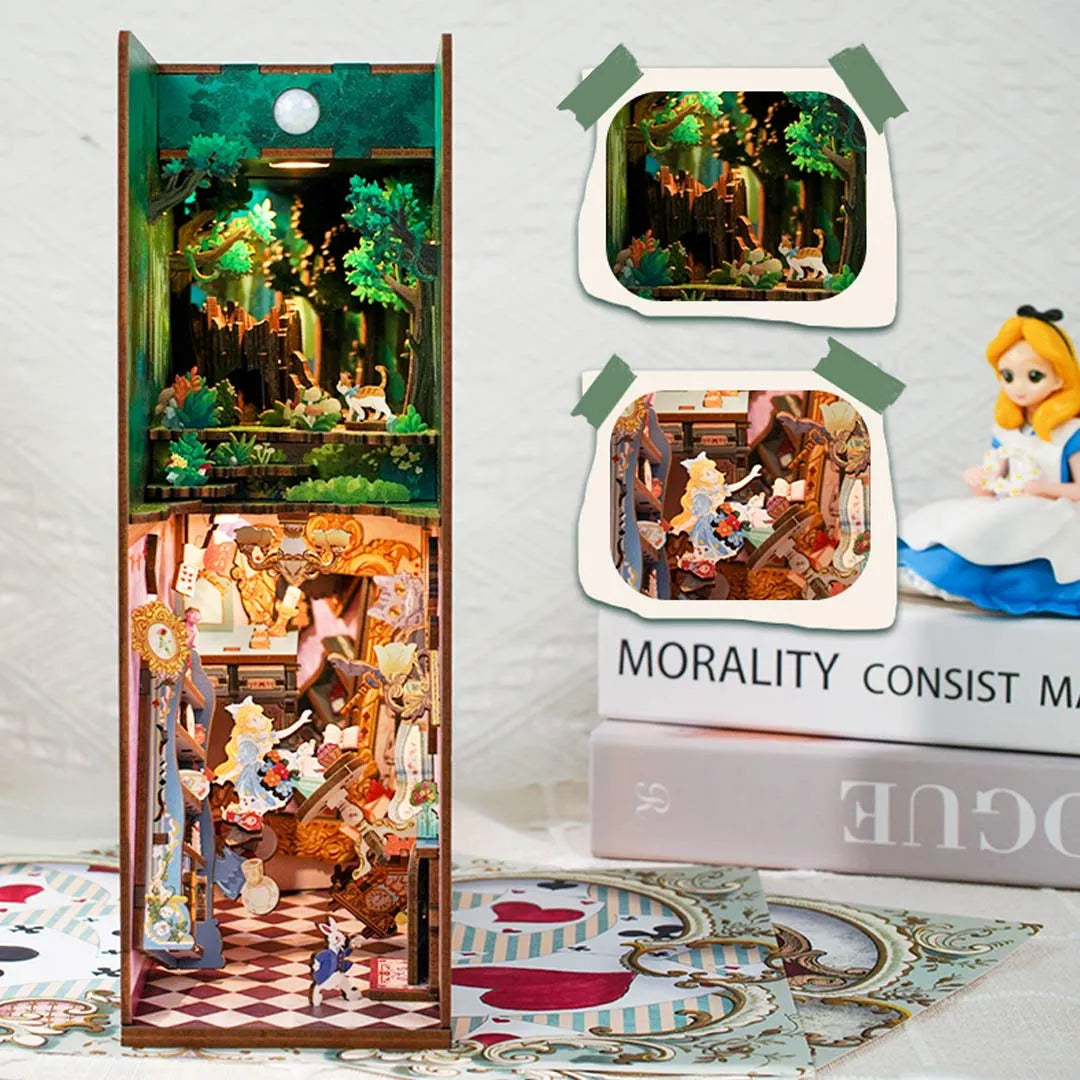 Book Nook - Alice in Wonderland