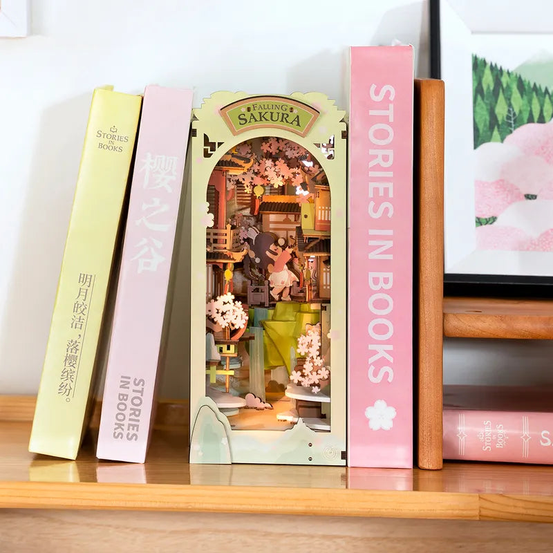 Book Nook - Falling Sakura | TGB05