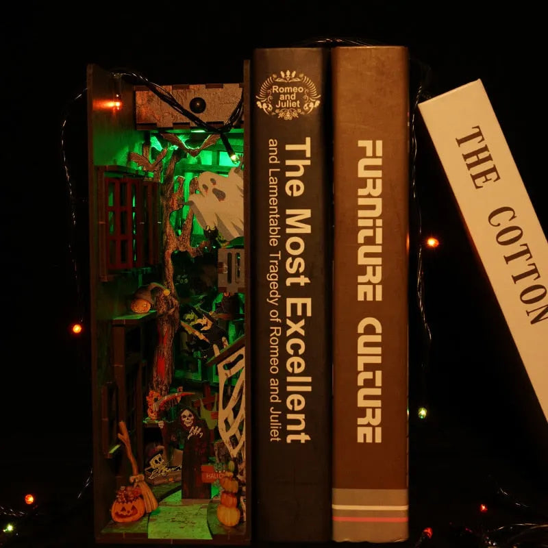 Booknook - Halloween Alley