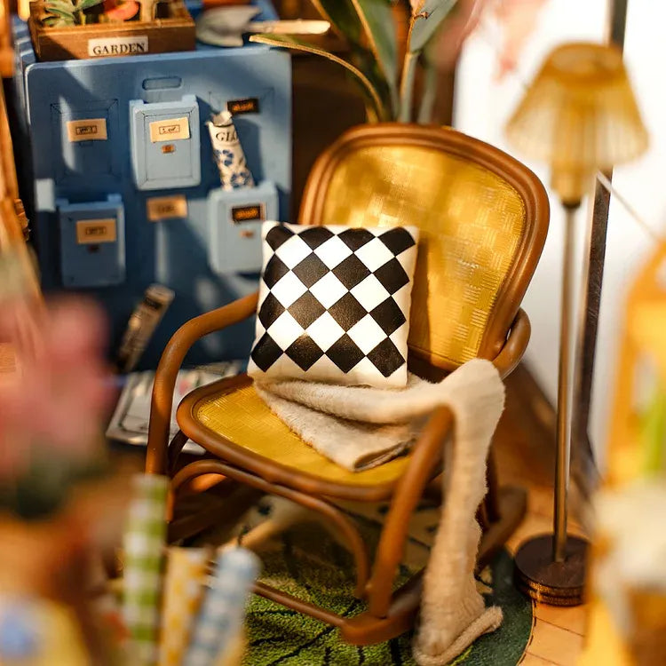 Booknook - Holiday Garden House  | TGB06