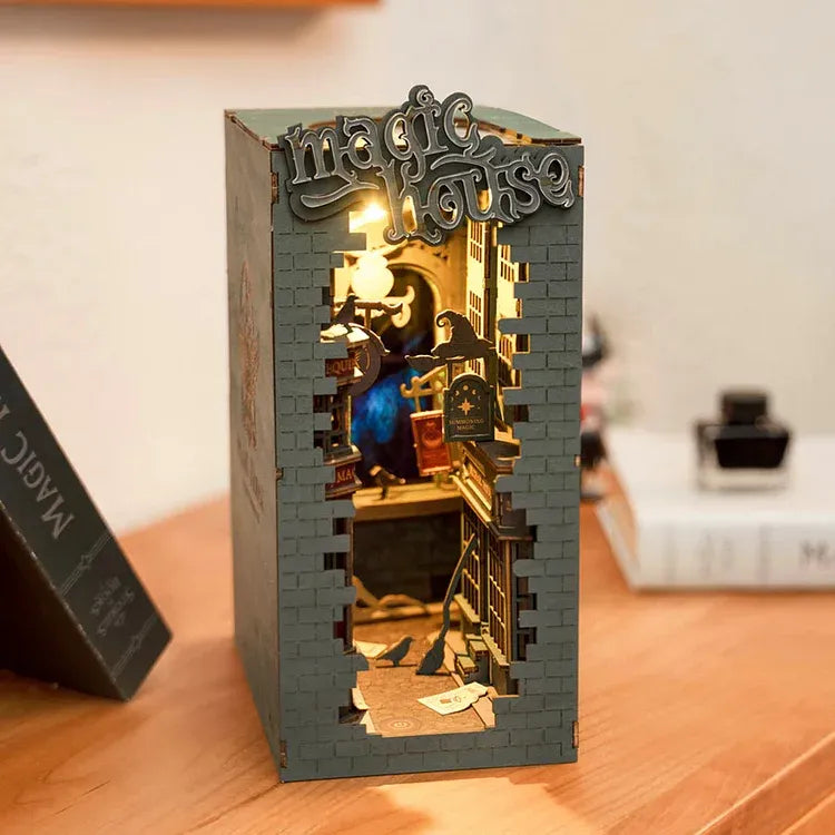 Book Nook - Magic House | TGB03