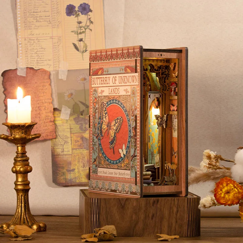 Booknook - Butterfly of the Unknow Lands