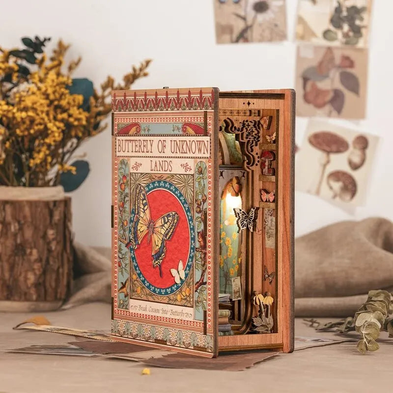 Booknook - Butterfly of the Unknow Lands