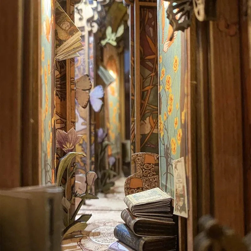Booknook - Butterfly of the Unknow Lands