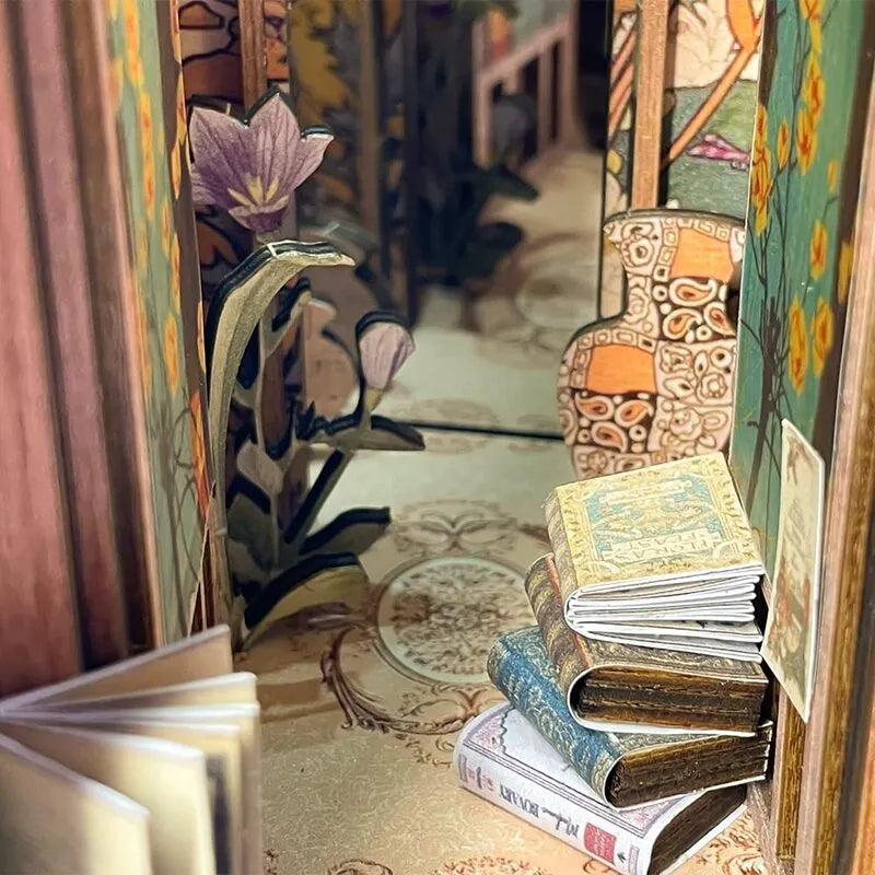 Booknook - Butterfly of the Unknow Lands