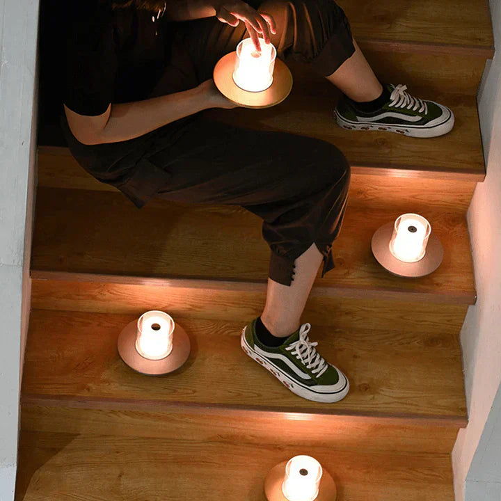 Candilume LED Tischleuchte Induktiv | Modernes Kerzendesign | Ø16×11 cm | ABS, PMMA & Stahl