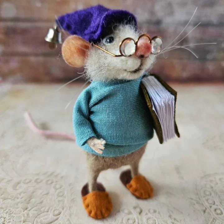 WhiskerWool™ – Handgefertigte, nadelfilzte Maus