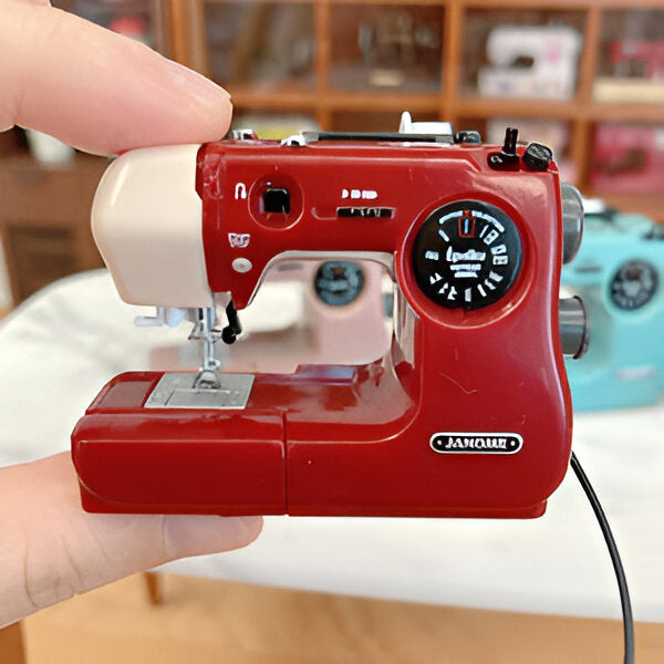 StitchCharm – Kompakte Nähmaschinen voller Magie und Präzision!