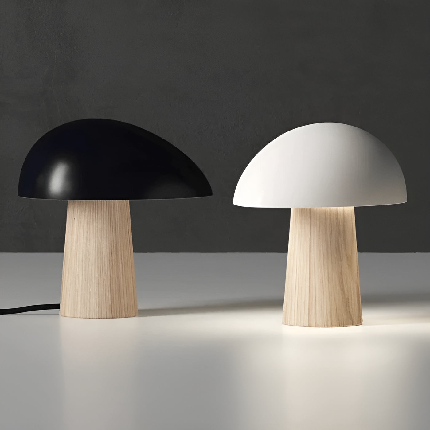 Tischlampe Nordluce | Skandinavisches Design | Warmweißes LED-Licht | Metall & Holz | 28 cm