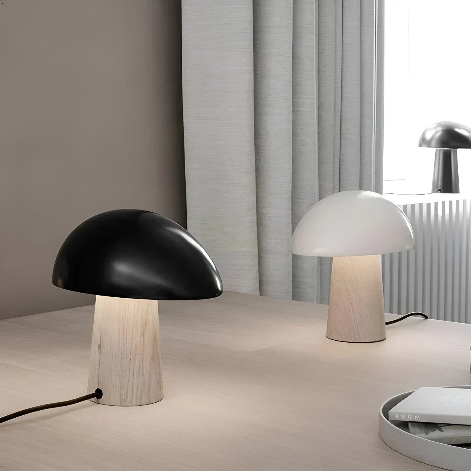 Tischlampe Nordluce | Skandinavisches Design | Warmweißes LED-Licht | Metall & Holz | 28 cm