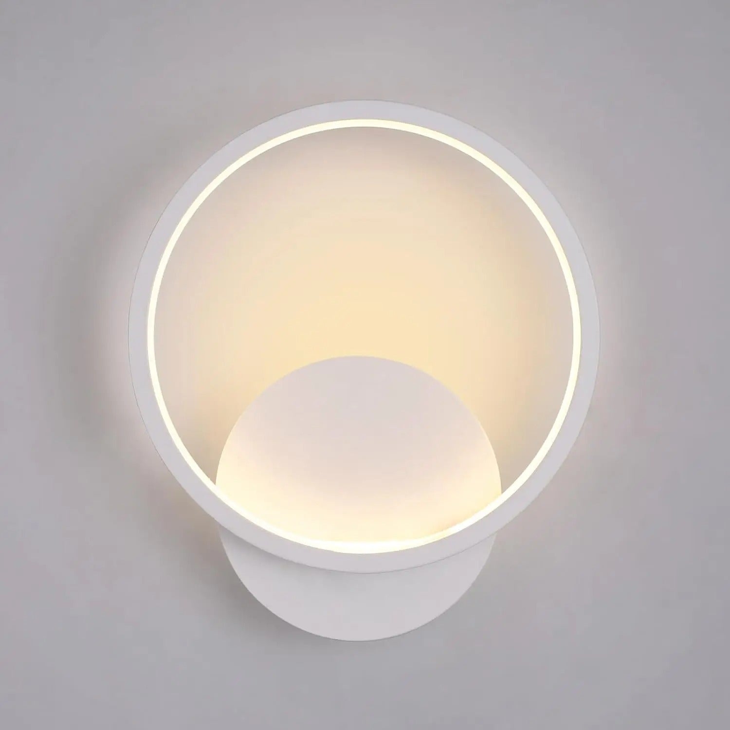 LED Wandleuchte LumoSphere | Rundes Design | Warmweiß 3000 K | Modern & Energiesparend